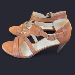 Size 8.5 Via Spiga Hilda Cognac alwather tan heels